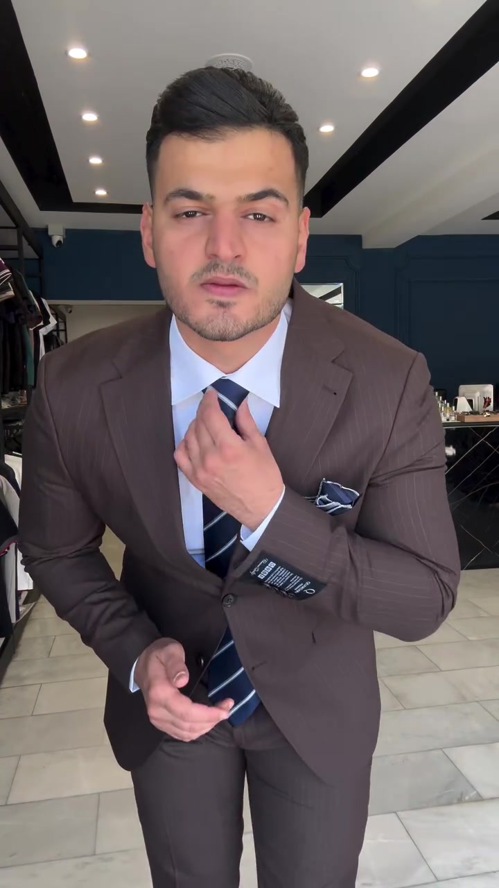 اكتب " تم " يوصلك تفاصيل كاملة 
البدلة متوفرة بـ 4 الوان داخل المجمع ..


**إذا كنت صاحب هذا الإعلان وتريد حذفه لأي سبب، رجاءا أرسل رسالة إلى الدعم الفني**
