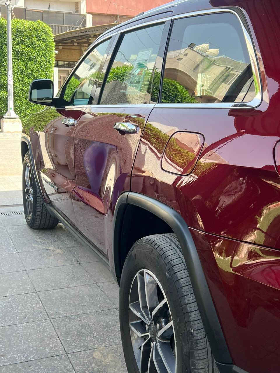 جيب 2019 لمتدد 
بدون حادث كلين مكفوله من الصبغ بدون صبغ 

ويل 20 
صندوق كهرباء
شاشة كار بلي كبيرة 
كشنات جلد 
منظومة زينون 
كشن كهرباء  السايق والجانب 
تبريد قطعتين 
نظام اطفاء ذاتي 
حساسات 
4*4 

سستم صوت 
مانع انزلاق 
تشغيل عن بعد 
انارة داخلية led 
كامرة دوارة 
نظام gps

نظام sport 
فول تحكم ستيرن 
ناقل حركة 8 سرعات 
فور ويل 
ماوس 4 وضعيات
حساس مطر 
رادار جانبي 
تسخين مري جانبي
السعر 237
***********
