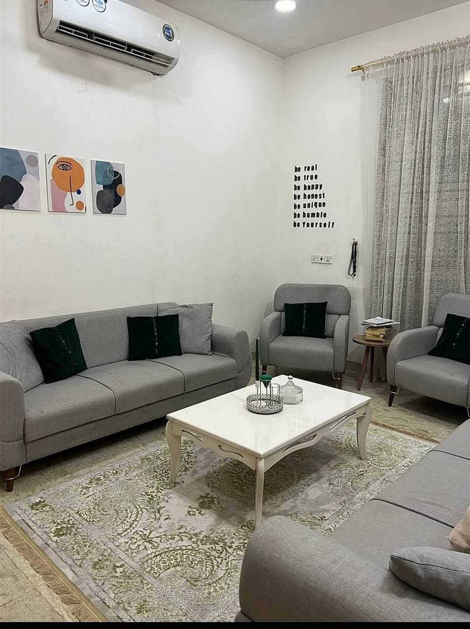 دار للبيع
المساحة 100 متر مربع

ثاني بيت عن الشارع

طابقين 4 غرف نوم

واستقبال وصالة  

حي البساتين /شارع الوائلي

للاستفسار واتساب

*********** 

 ***********
