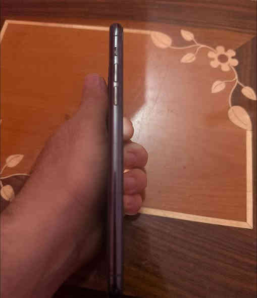 ايفون 11برو ماكس شرق اوسط ما مفتوح ذاكره 256 بطاريه 81 جهاز نضيف كلش مابي اي مشكله بيه شخط واحد مو كسر ولا فطر شخط بل شاشه خفيف  استعمال قليل كلش  السعر 420 وبيه مجال قليل وياه كيبل اصلي تواصل وتساب *********** مكاني كربلاء حي العسكري
