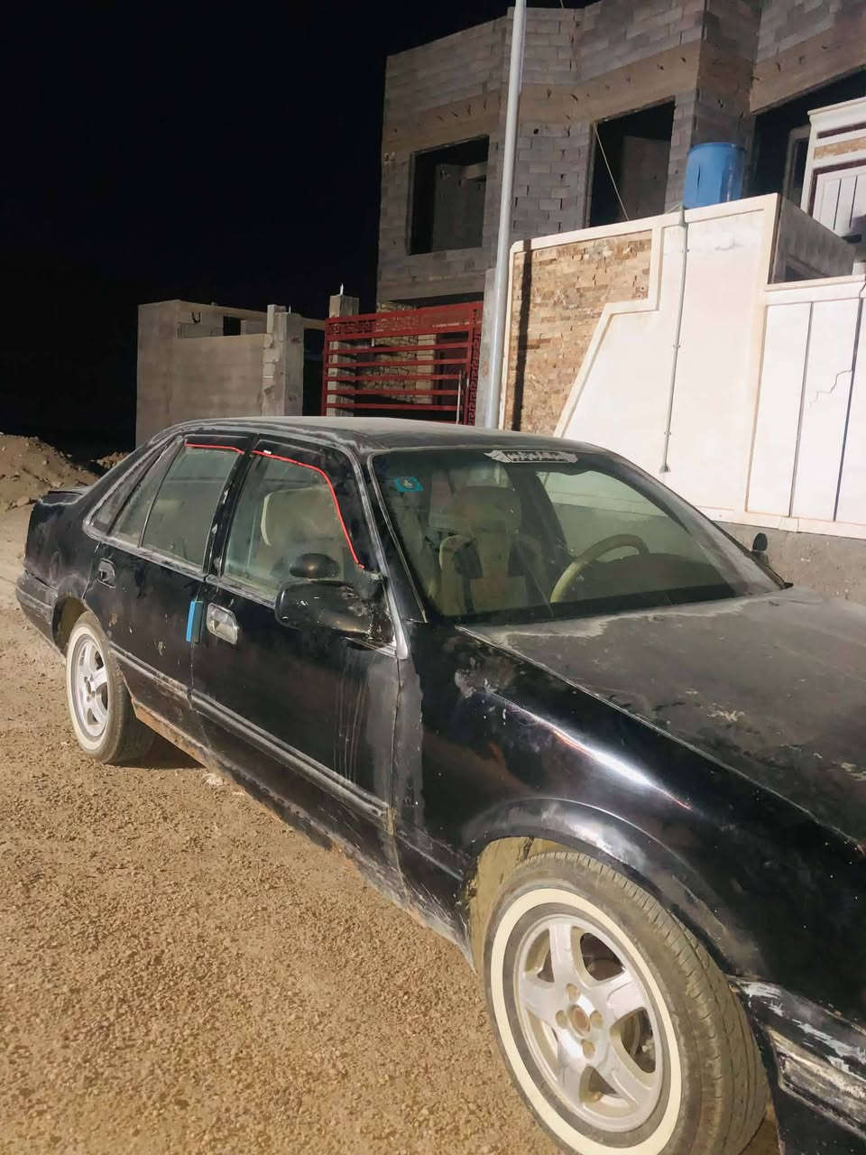 السلام عليكم للبيع سيارة برنس 94 بسمي رقم انكليزي كير ومحرك خير من الله السعر 27 وبيهه  مجال ***********
