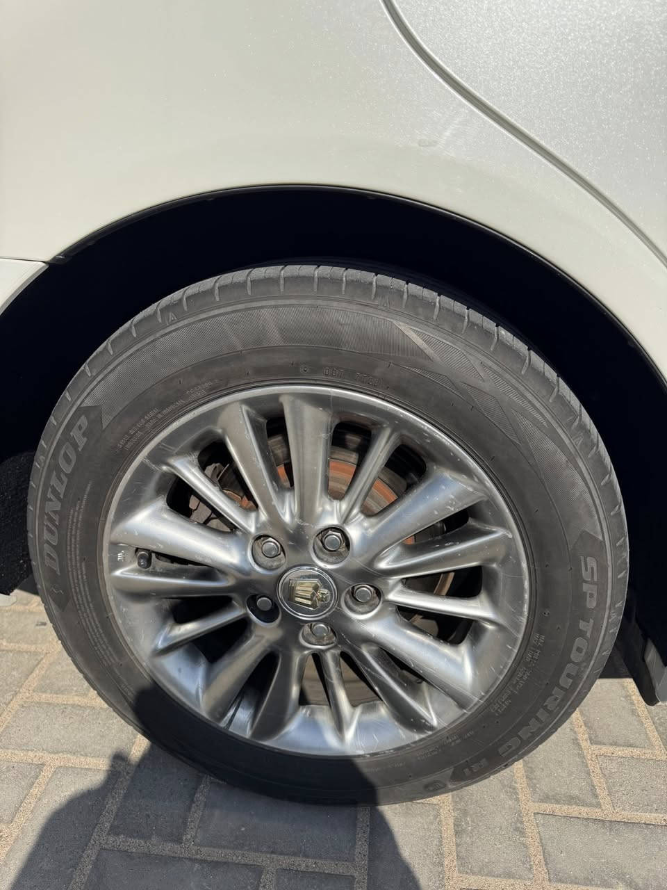 السلام عليكم 

تويوتا كراون ( شاهينه )
موديل 2006
شاصي "180"
السياره مزاد دولة (بصره 14 😎
السياره هزه جديده رقم دولي الارقام قبل اربع ايام شادهن 
السياره كفاله عامه دخول جديد

المواصفات*
محرك 3000 "6 سلندر V6"
تبريد قطعتين 
6 بصمات 
إشارة ترحيب عند الاقتراب
مري شفط 
مثبت سرعة 
لايت دوار كهربائي
كاميرا خلفية بلاد دوار 
كشنات كهرباء 
ويل كب نفطي جديد 
3 دگم 
نظام (VSC+TRC )
مانع انزلاق ABS 
شاشة + ملاحة 
جام 4 اوتو 
باتري جديد 
تخم تاير جديد 
نظام صوتي استريو 
السعر (165) مكان السياره بصره 
للاستفسار ***********
