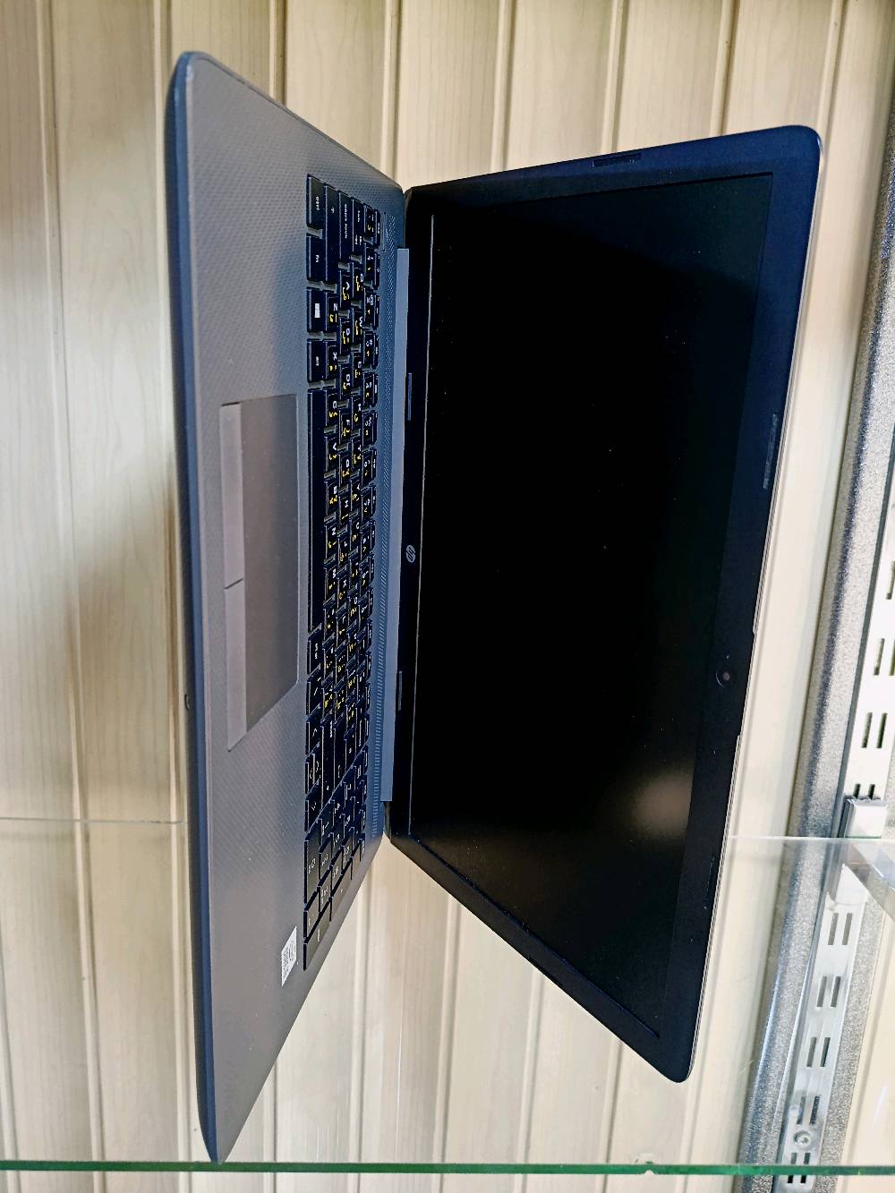 لابتوب بمواصفات ممتازة 
Hp
المواصفات
Cor i5 
الجيل العاشر (10)
الرام 8GB 
الهارد 256GB ssd 
حجم الشاشة 15.6 انج  
نظافة الجهاز عالية جدا 
مستخدم شي قليل جدا 
🎁 الملحقات 
كارتون الجهاز + شاحن أصلي + حقيبة +ماوس  
السعر 325 الف دينار 
يتوفر توصيل لجميع محافظات العراق 
للتواصل على الخاص او على الواتساب
*********** واتساب 
***********