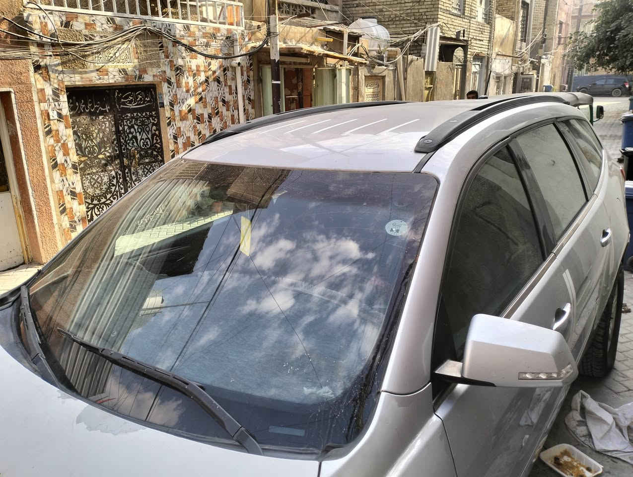 السلام عليكم
بيع او مراوس حسب القناعه 
ترافراس 2010
فول مواصفات كشنات منفصلة VIP 
صندوق كهربائي بلادي 
كامره حساسات بلادي 
كير ومكينه قبل شهر شادهن 
منظومة تبريد جديدة نقص فقط غاز 
رقم بغداد تحويل ثاني يوم 
السنوية ل27 
السعر75 وبيه مجال
او مراوس بسيارة صالون حسب القناعه 
العنوان بغداد مدينة الصدر 
***********
