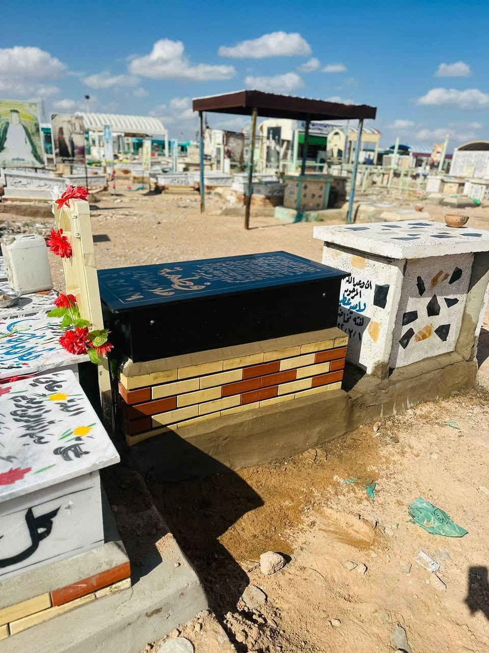 إلى أهالينا الأعزاء في المحافظات، لمن لا يستطيع زيارة مكتبنا ويرغب في ترميم أو بناء قبور ذويهم:

يسرّنا أن نقدم لكم خدمة بناء وترميم القبور عن بُعد، حيث يمكنكم الحجز بسهولة عبر الهاتف أو الواتساب.
🔹 التسديد بعد إتمام العمل بالكامل لضمان رضاكم.
🔹 نستخدم أجود أنواع المرمر التركي لضمان الفخامة والجودة.
🔹 نوفر ضمانًا حقيقيًا لمدة سنة كاملة 

📞 للحجز والاستفسار:
***********
النجف الأشرف – مقبرة وادي السلام

ملاحظات هامة:
 • نعتذر عن ذكر الأسعار في التعليقات بسبب تفاوتها حسب العملة وتفاصيل الطلب.
 • لمزيد من التفاصيل، يرجى التواصل عبر الخاص أو الواتساب.

هدفنا رضاكم وخدمتكم بكل أمانة وإتقان. شكراً لتفهمكم.
