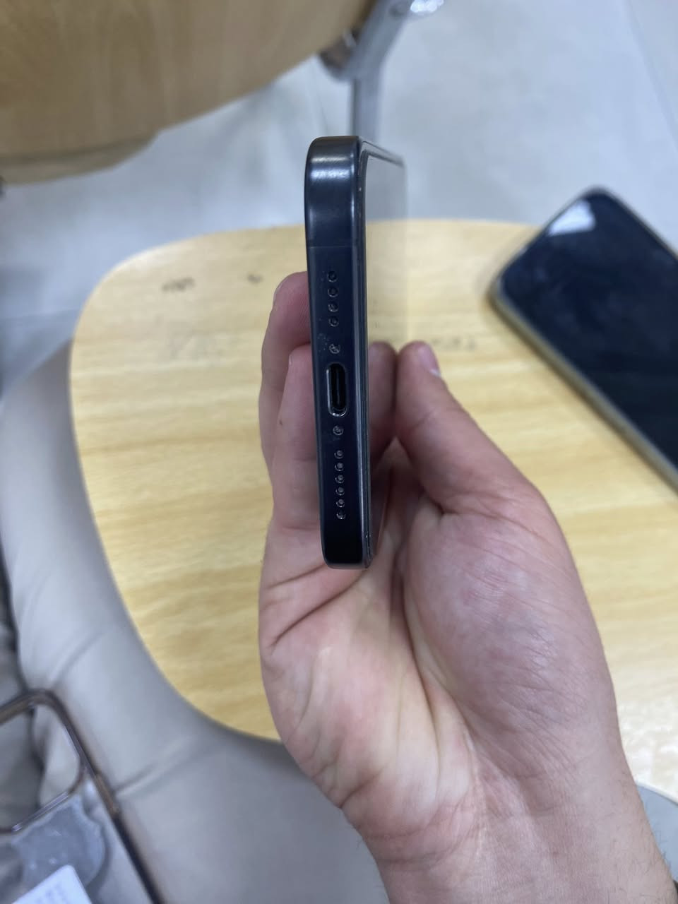 ايفون 15 برو ماكس ذاكرة 256 بطارية 90 كارتونة وكل ملحقات كاملة الجهاز نضيف بمعنى لكلمه مامفتوح ابد طك كارتونه السعر 1250 مليون وربع مكاني التاجي ***********
