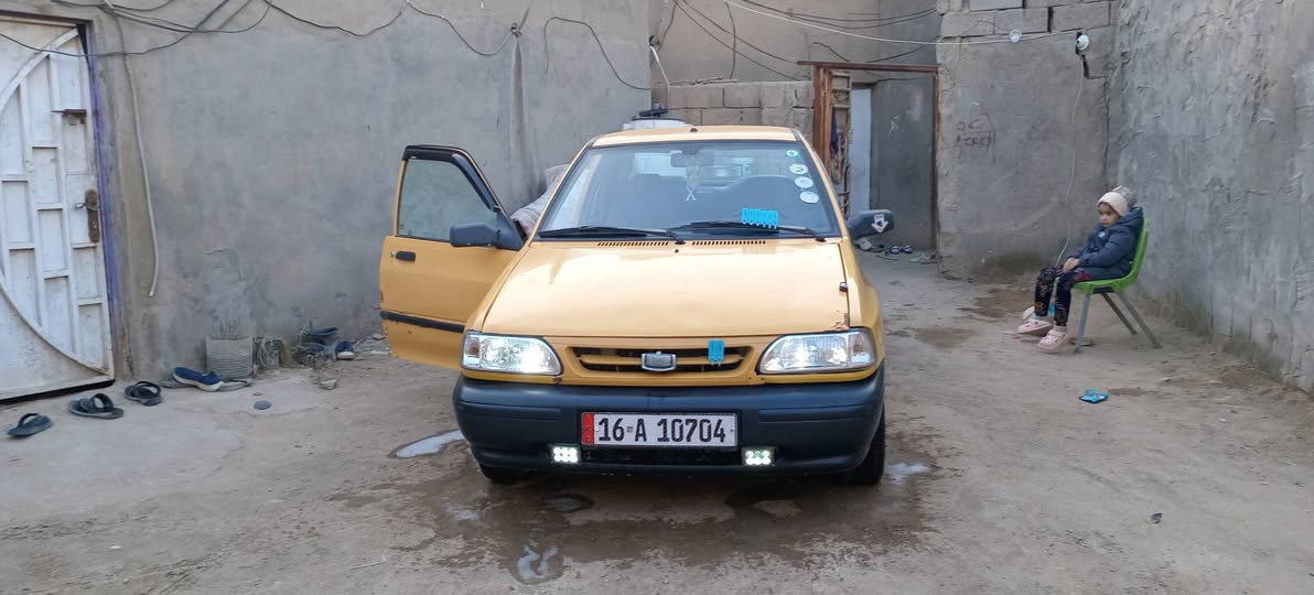 سلام عليكم للبيع موديل ١٧ رقم قاسيه انكليزي بسمي سنويه حد ٢٧ بيه شواصي معمارات هيئة وغرامات مصفره بيه جاملغ جهت السايق مبدل أثر ضربه دوشمه جديد حداديه جديده تبريد ثلج تخم تاير باتري جديد مكاني الديوانية *********** السعر ٤٠ وبه مجال
