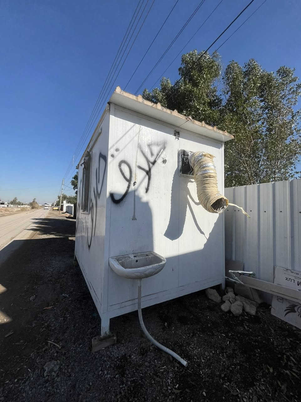 كرفان مستعمل للبيع قياس2*3 مكاني بغداد جسر ديالى القديم رقم***********سعرمليون وبي مجال
