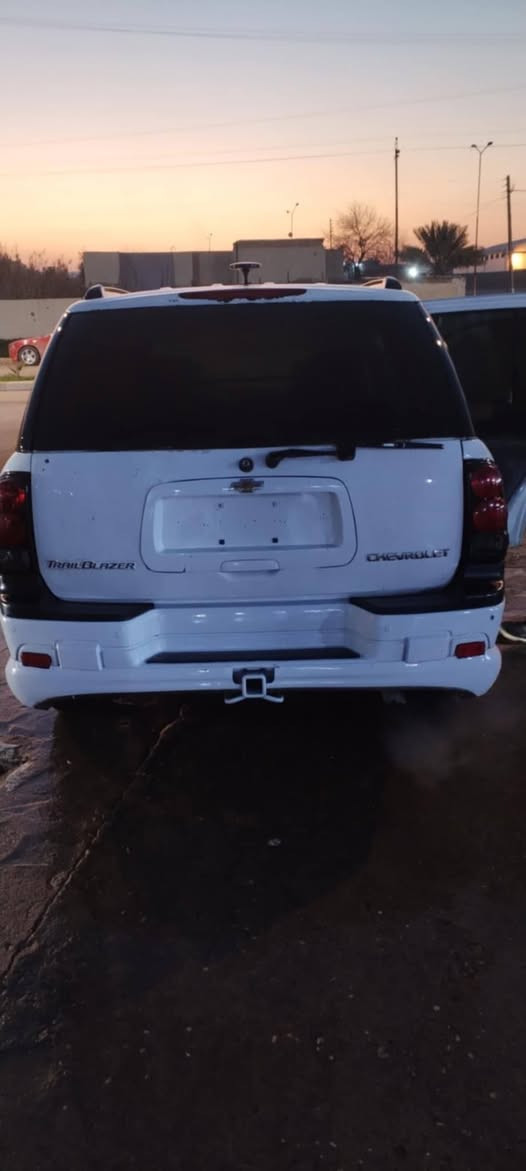 بلايزر 2005 للبيع مال مزاد شرط الترقيم بيها كتاب من وزاره الداخليه كير ومكينه بطه 3000 في في تي وطخم وتايرات وزنون وشاشه  كلها جدد السياره متعوب عليها السعر 63 وبيها مجال قليل وترهم مراوس مكان السياره موصل غير متواجد على الفيس
***********
***********
اتصال و واتساب
