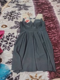 فساتين • ملبوسات قليل • ٢ قصيرات ١ طويلة