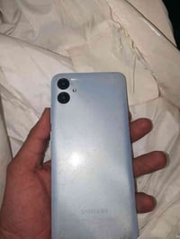 تليفون.  Galaxy A04e ذاكره 32 بي كسر بل شاشه سعره 50  07748899539 بي و...