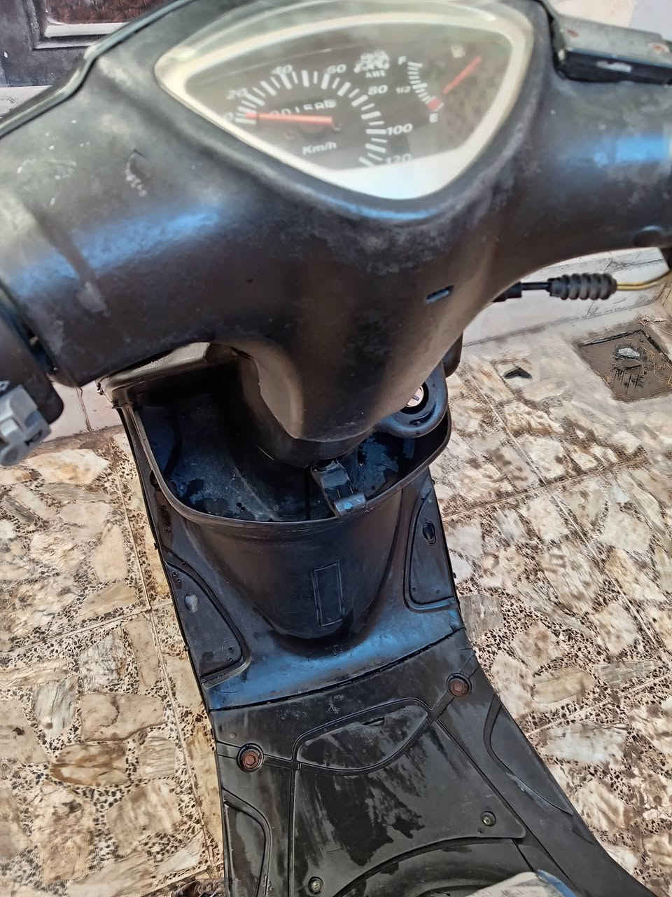 كفرات مع سواد او الحاظنات كلهن حتئ الواقية الخلفية مع بك الايت خلفي  نضيفات مثل ماموضح بالصورة مكاني شامية سعر  ٥٠ هذا رقمي *********** للتواصل
