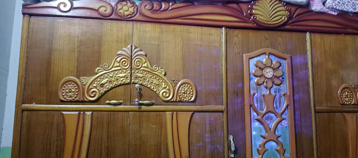 السلام عليكم قرفت خشاب للبيع مستعمله كامله ليريده يدخل خاص او ينتصل عله الرقم ***********
