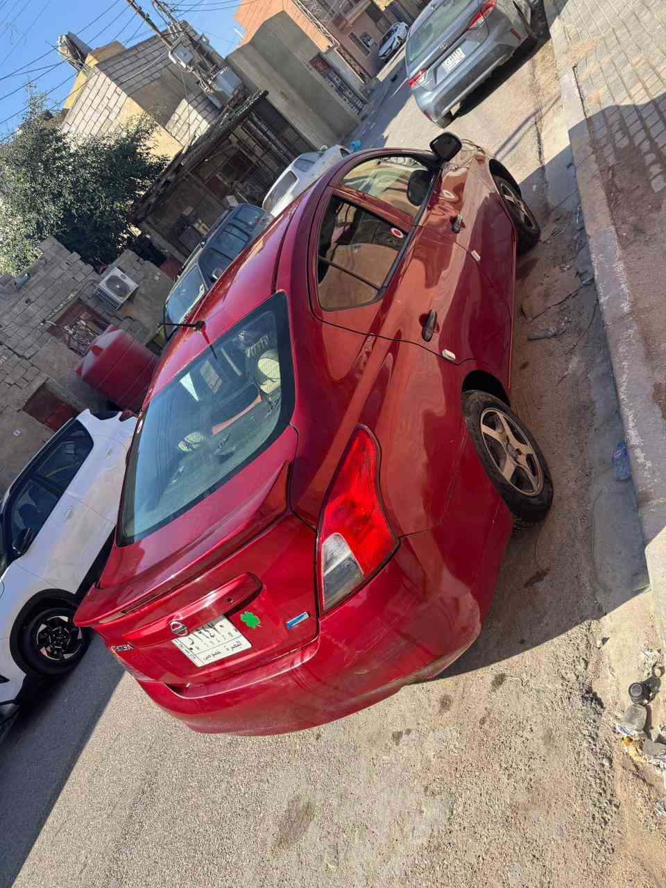 سلام عليكم نيسان فيرسا مديل ١٤ سياره حادثه جاملف الوره وشويه من الباب سياره تحويل ثاني يوم  حلوه سياره  الرقم ***********.السعر ٧٧ البصرة, العراق
