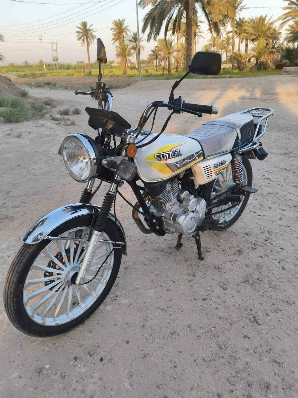 السلام عليكم دراجه للبيع موديل 2025
محرك 200cc
السعر 750وبيها مجال 
***********
