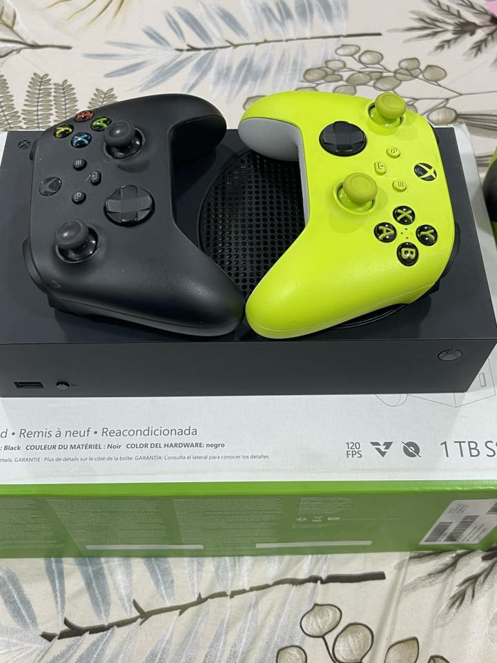 للبيع Xbox Series S Carbon Black سعة 1TB

استعمال شهر فقط، الجهاز نظيف جداً وحالته ممتازة، ما مفتوح ولا مصيّن، ويشتغل بدون أي مشاكل. ويا جميع ملحقاته الأصلية والكارتون ووياه جويستك ثاني اصلي. 

السعر: 525,000 فقط🔥


**إذا كنت صاحب هذا الإعلان وتريد حذفه لأي سبب، رجاءا أرسل رسالة إلى الدعم الفني**