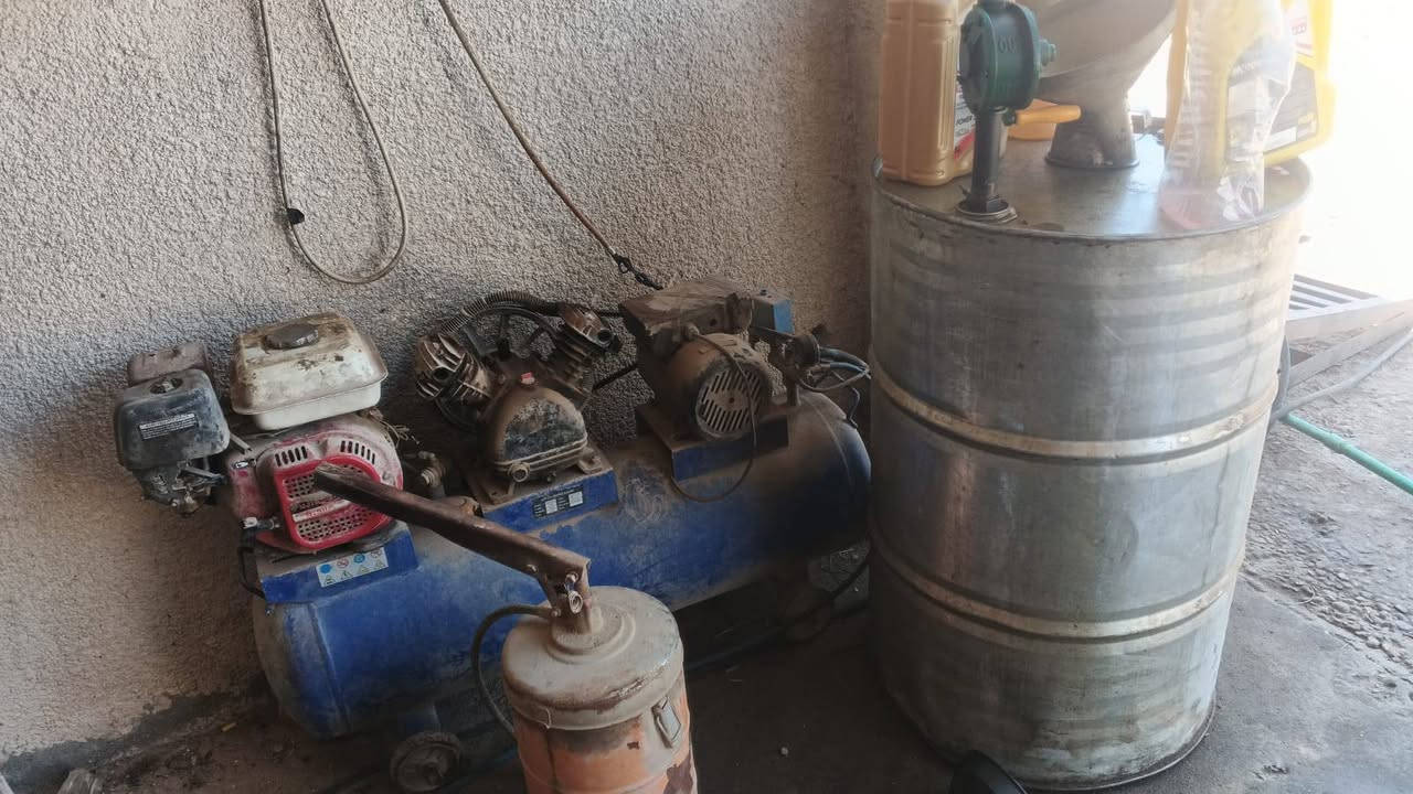 السلام عليكم
غراض محل للبيع 
مكاني نجف 
***********
