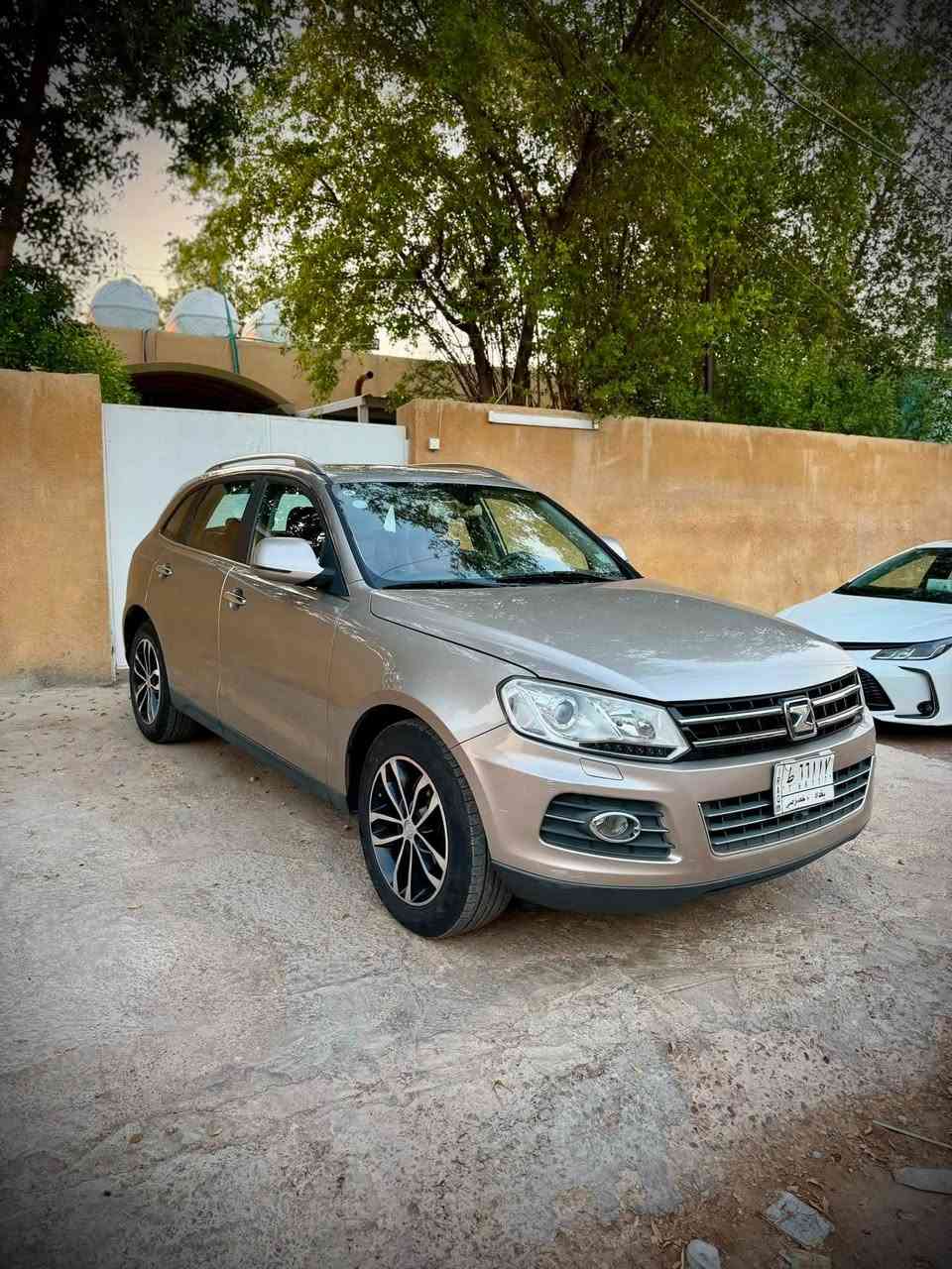 سلام عليكم
 للبيع زوتي T600 صيني
 موديل 2016 ماشيه 70
مواصفات السياره  
بصمه تشغيل وابواب 
سايد بريك دكمه
كشنات جلد مشمشي   
 شاشه كبيره 
 كامره خلفيه
 تحكمات ستيرن
  تبريد بيانو
سقف بانوراما
 عدسة داينمك زنون 
محرك 2000 تيربو مال مسيوبوشي لانسر بلادي
كير دبل كلج جداً عملي واقتصادي
ويل حجم 18 مع تخم تاير جديد 
سياره بلاديه ومكفوله بدون قطره صبغ كلش جديده 
استخدام شخصي رقم بغداد باسمي 
مكان السياره بغداد البنوك 
السعر 105$ وبيها مجال 
***********
