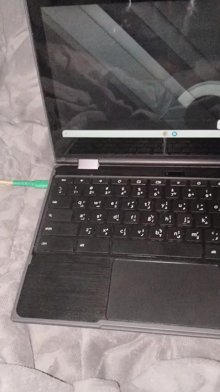 من شركة لينوفو
لابتوب ايباد قلاب 360 درجه 
الذاكره 212 اللمس فول البطاريه جيده جداً مستخدم قليل
والسعر فقط 88 الف واصل البيتك


**إذا كنت صاحب هذا الإعلان وتريد حذفه لأي سبب، رجاءا أرسل رسالة إلى الدعم الفني**