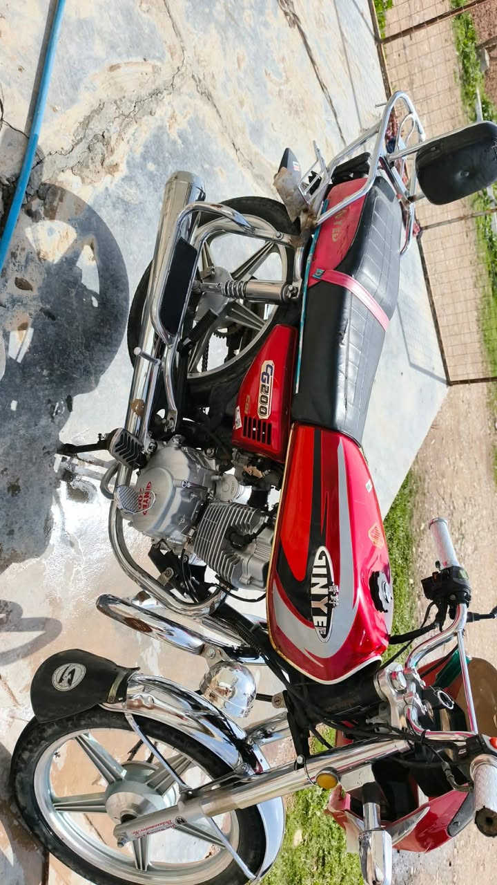 دوو ماتۆری جەنەی  مەگینە 200 زۆرجوانو لۆکن  مۆدیل 2021ڕانگی ڕاشو سورە هەموو گیان بەشەرت یەدینار مەسەرفی نیە ناو نیشان چمچمال   ***********
