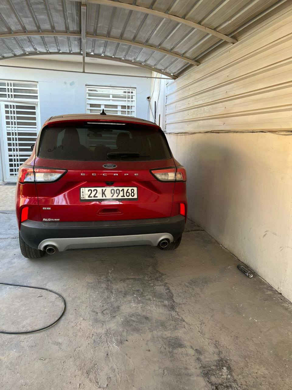 السلام عليكم
مكلف بالنشر 
للبيع او مراوس باقل 

🚗 فورد إسكيب Ford Escape كلين ماشي 40 كيلو 
موديل: 2022
المحرك: 3 سلندر 1.5L توربو
الدفع: أمامي FWD
القير: أوتوماتيك
اللون: خمري (أحمر غامق)
الحالة: نظيفة جداً – استعمال شخصي
🔧 المواصفات الفنية:
قوة المحرك: حوالي 181 حصان
استهلاك وقود اقتصادي جداً (توفّر بالبنزين)
نظام Turbo EcoBoost
ثبات عالي على الطريق
مناسبة للاستخدام اليومي والسفر
🛡️ أنظمة الأمان:
ABS مانع انغلاق الفرامل
Traction Control مانع الانزلاق
Airbags أمامية وجانبية
نظام ثبات إلكتروني
مراقبة ضغط الإطارات
🛋️ المواصفات الداخلية:
شاشة معلومات وسطية
بلوتوث + USB
تحكم من المقود
تكييف قوي
مقاعد قماش مريحة
زجاج كهرباء
مرايا كهرباء
✨ المواصفات الخارجية:
جنوط ألمنيوم
أضواء LED
تصميم حديث ورياضي
سيارة عائلية وشبابية بنفس الوقت
السعر 158
*********** بغداد, العراق
