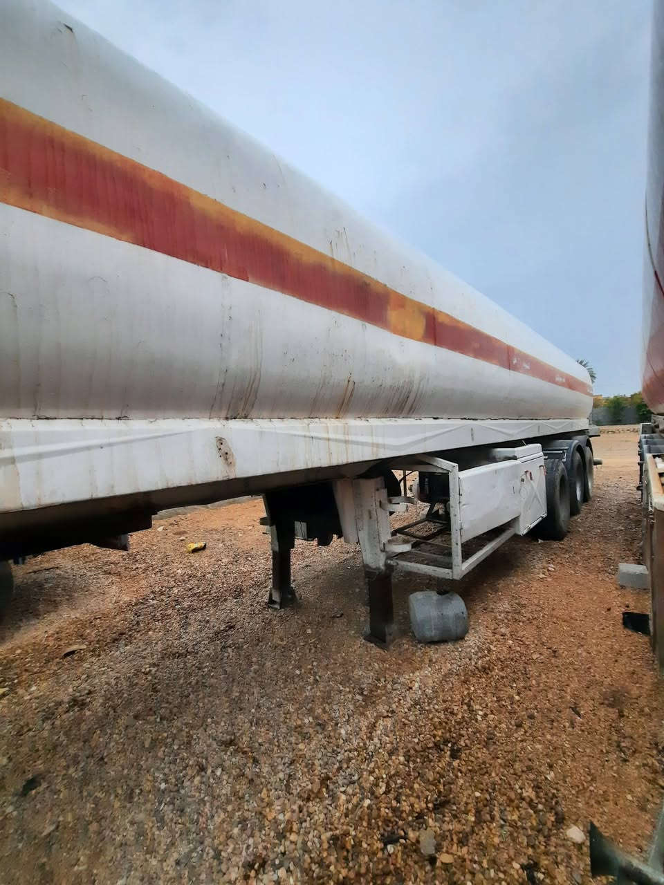 السلام عليكم  صهريج للبيع كالبرس تايرات نص عمره المكان الانبار
للإستفسار  ***********
