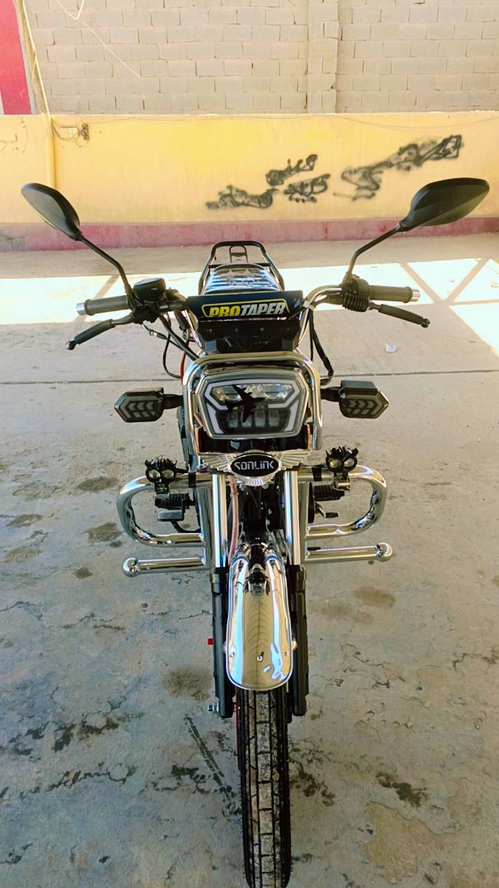 السلام عليكم مرخصت الادمن دراجه 25 للبيع او مراوس بلون موروني والفرق يلعب رقمي ***********
