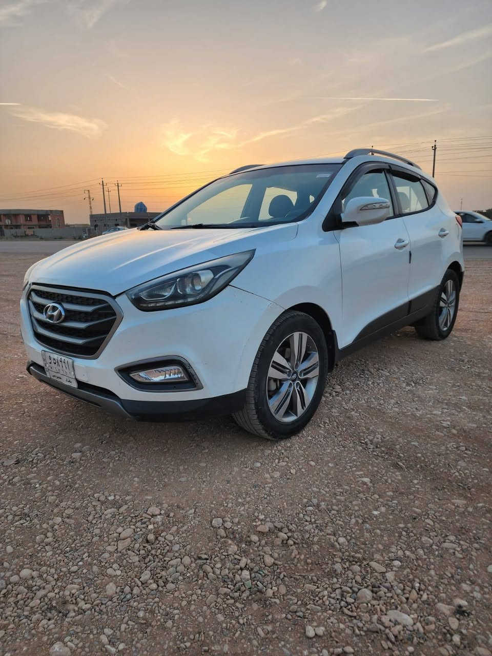 توسان ٢٠١٤ خليجية قطعتين صبغ بدون دواخل السعر 140 وبيها مجال قليل ***********
