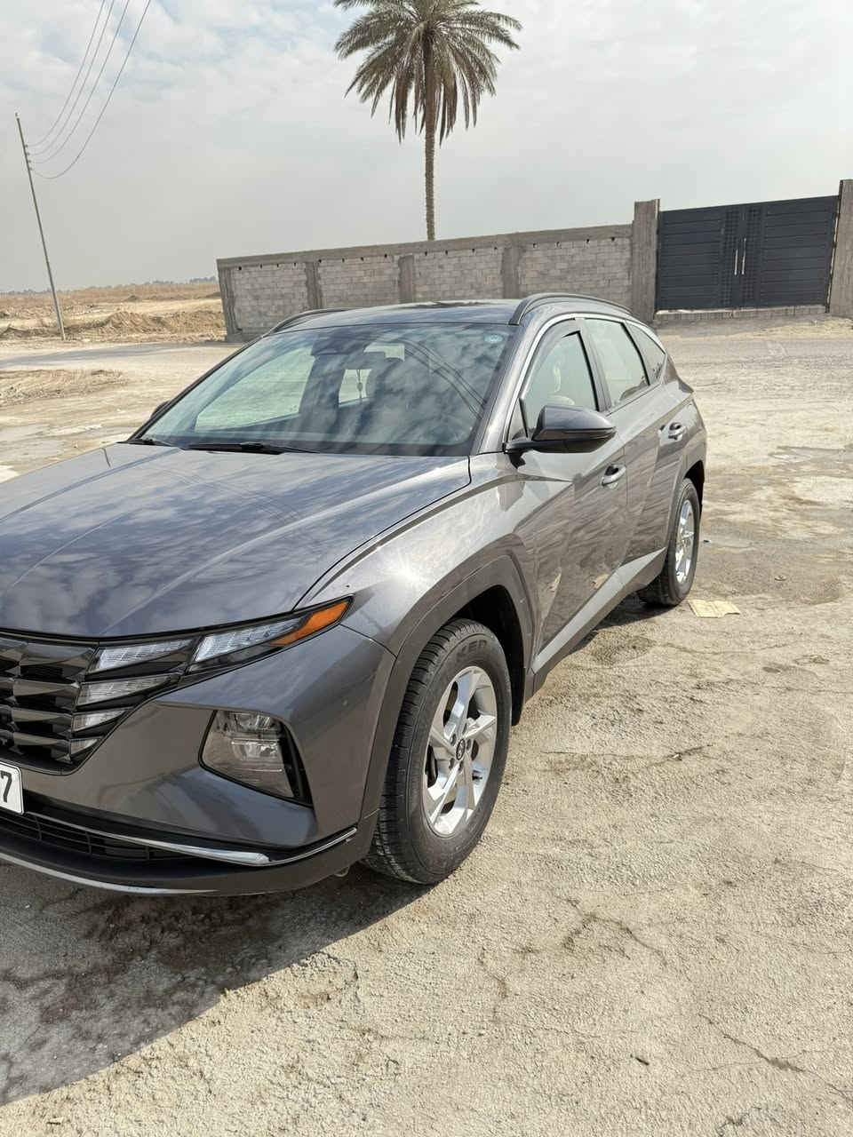 توسان موديل 2023  وراد امريكي حادث جاملق ايسر فقط
مواصفات معروفه فول عدا الفتحه وبيه طخه بسيطه بل جنطه بارد ترجع اتصل وتدلل ***********
