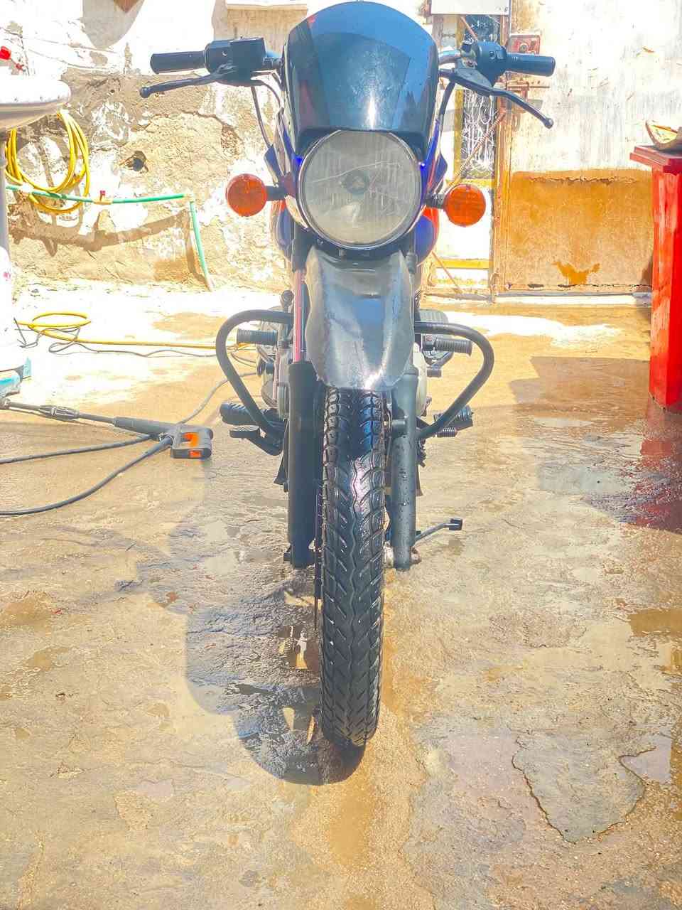 بوكسرللبيع مديل 23رقم وسنويه لمكينه مجفته مره وحده شغل شركه كهربائيات كلها شغاله رقم راعيها مامتواجد على نت***********المكان البصره
