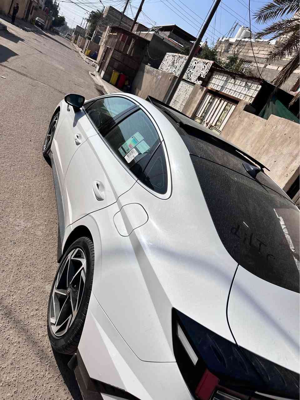 السلام عليكم 
سوناتا خليجي ٢٠٢٤ 
فول مواصفات للاخير 
ماشيه ٣٧ الف 
بيهه بنيد مبدل طاحت علي طابوكه 
والباب الوره بي طكه موضح بالصور 
باقي السياره مكفوله من الرصعه 
رقم اربيل الجديد باسم شركه تريد وكاله تريد تحويل 
السعر ٢٢٠ وبي مجال 
المعقل 
*********** البصرة, العراق
