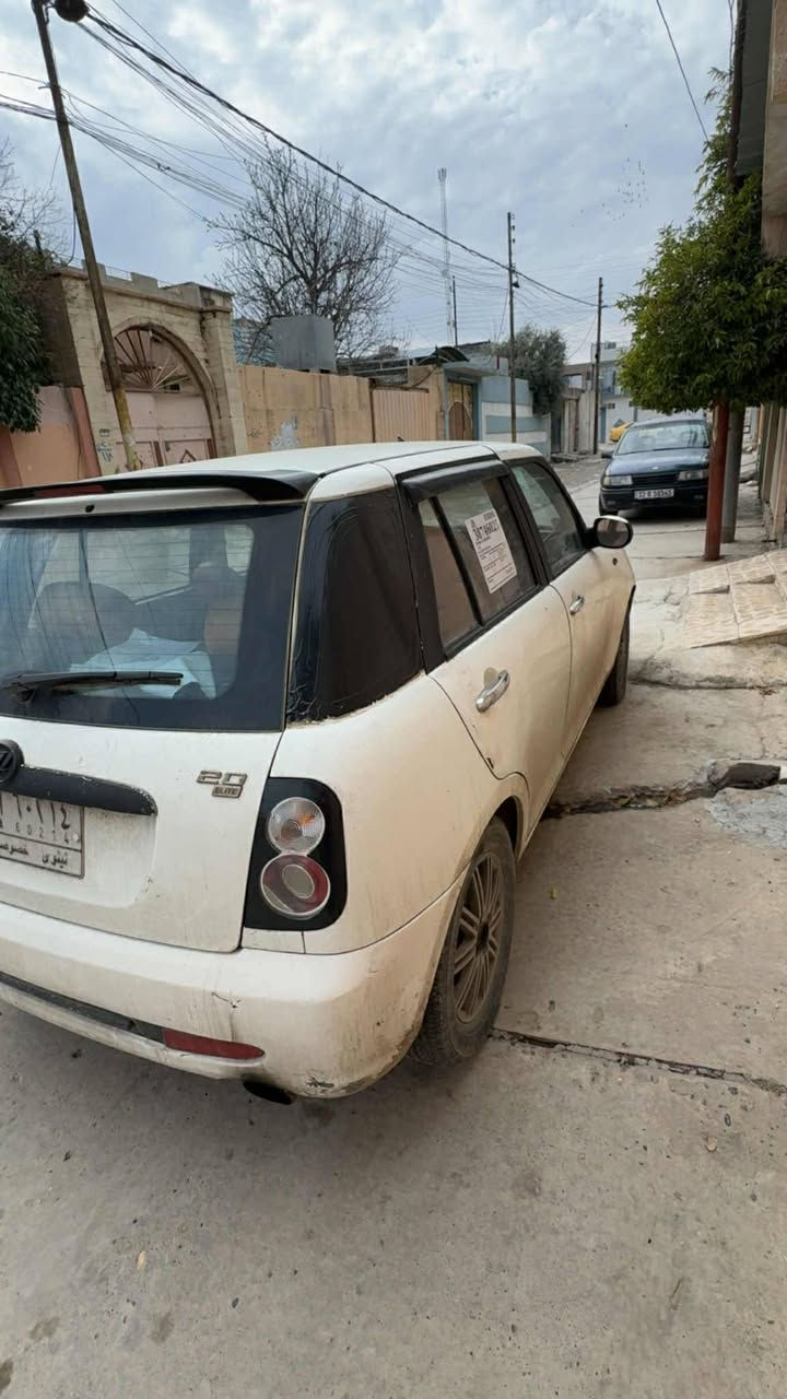 ليفان 320 موديل 2012 بأسمي رقم نينوى الماني 
ضرر جملغات الامامي وباب بدون دواخل . شاشه تاب ومضخم صوت وباقي مواصفات اليفان معروفه .
السعر 40 وبيها مجال 
شرط التحويل 
***********
***********
