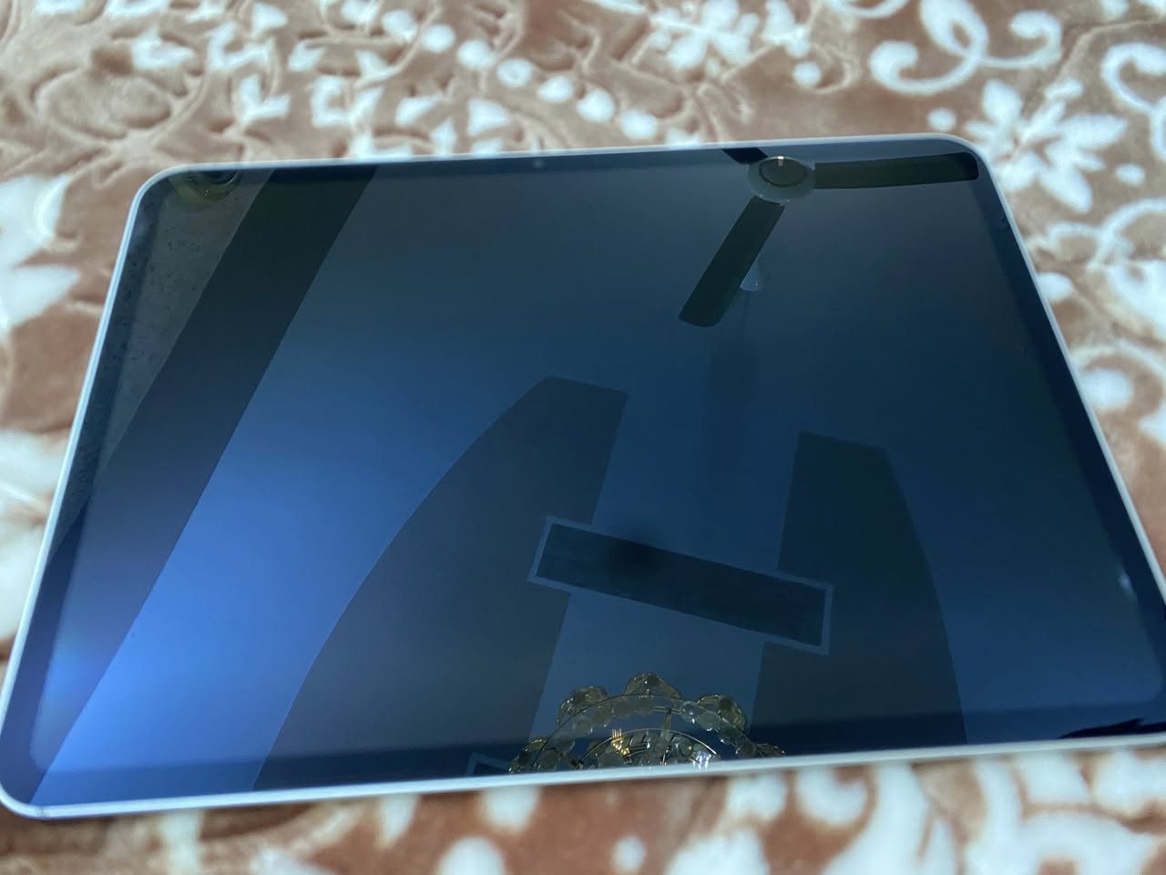 سلام عليكم : ايباد 11 pro معالج M5
بطاريه 100 : مشحون 9 مرات 
نضافه 100/100 
مع كافه الملحقات 
 مكاني رمادي صوفيه رقمي *********** واتساب او ع خط 
السعر : مليون 250 وبيه مجال للشراي 
 

ادمن رحمه لوالديك وافق
