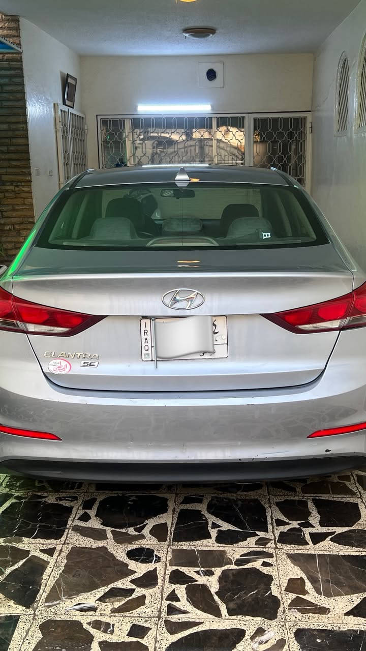 السلام عليكم 
النترا 2017 امريكي مواصفات se محرك ٢٠٠٠ دوش ماشية ٨٠ بيه بارد قطعتين اثر طخة بسيطة والتكمة كد شبر بسيطة من امريكا مال تحميل رقمه ديالى مشروع وطني وين متريد تحول مكانه بغداد البنوك 
السعر ١١٧
رقمي ***********
