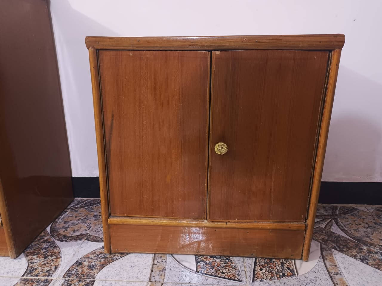 غرفه نوم للبيع السعر 800وبيه مجال الاتصال على الرقم التالي ***********

