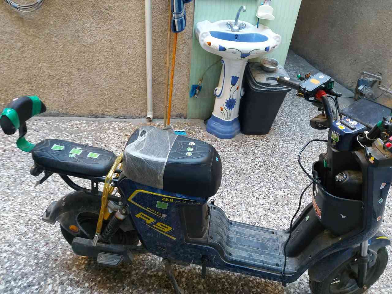 سلام عليكم دراجه آر 9فول مواصفات موديل 2025. 5 بطاريات دبل اشارة اضائة لد نضام ار البك سلته تجي وياه 3نمر لان مبدل عقل جانت اربعه بصمه وكارت وسويجين
شاحنه كلشي موجود بريكات دسك هايدروليك دراجه كلش حلوة بريك شحط بلمكان تواصل *********** سعر 400 قفل+بيه بلوتوقطث وصوته عالي كلش وتخبل
