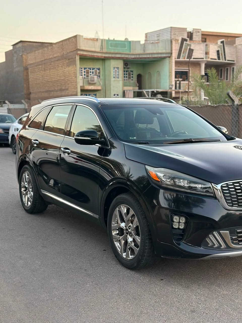 السلام عليكم من رخصةً الادمن
كيا سورنتو 2019 وارد امريكي 

فئة SXL اعلى فئة فول مواصفات للأخر 
مابيهة نقص 

6 سلندر 
كشنات كهربائي
مري شفط وقلاب
سقف بانوراما
حساسات امامي خلفي 
5 كامرات محيطيه 
جنطه كهرباء 
شحن لاسلكي 
3 قطع تبريد 
تدفئة ستيرن 
كشنات تدفئة وتبريد 
7 راكب 

وباقي المواصفات معروفه خير من الله
السياره بأسمي مال بيت مابيهة نقص

ماشيه 60 حاليا 
صور السونار بلمنشور جديد اليوم سويته 
كفاله كير ومحرك

وصور الحادث بلمنشور هم 

رقم بغداد الماني 

عارضهة ب 195
مكاني بغداد الشعب أو الكراده

رقم تلفون للاستفسار 
***********
