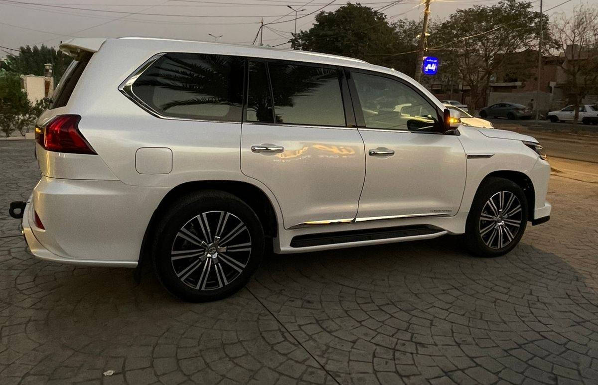 لكزس LX570 سبورت اللون ابيض الموديل2021 العداد 40 الف حجم المحرك 5700 سي سي عدد الاسطوانات 8 سلندر فول مواصفات

💎 ســعــر ✅ ::  الــرد تلقائي📮

رقم السيارة بغداد
مكان السيارة بغداد المنصور
السيارة باسمي شخصيا

رقم صاحب السيارة 
***********
