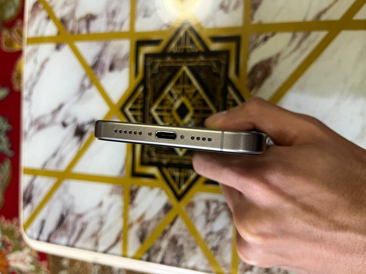 ايفون 15 pro max 
نظافة 100
كامل ملحقات 
شرق اوسط 
بطارية 85
السعر مليون و50
الجهاز كله شركة
***********
