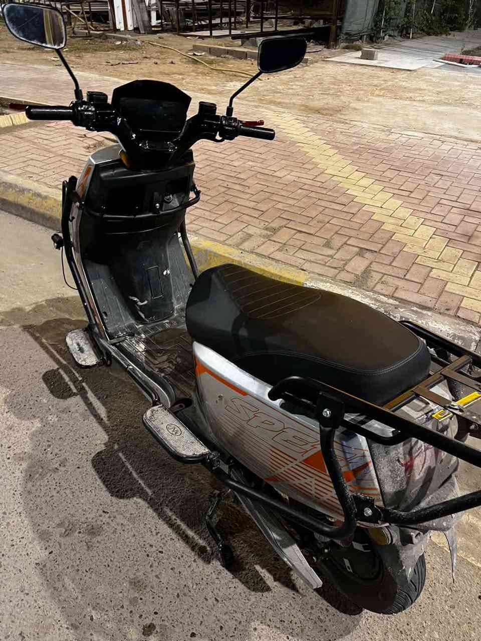 سلام عليكم ماطور سكنس موديل 2025 جديد الكشر شويه تعبان البطاريات جديدات ومحافظ عليهم 
العنوان: الانبار الفلوجه
الرقم: ***********
