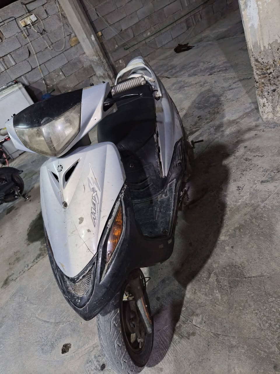 سلام عليكم دراجة ماكس 140 نضيفة مكينتهةتخبل شغل هندر واحد بس مكاني بغداد رايدهة 375ما بيه مجال  الرقم ***********
