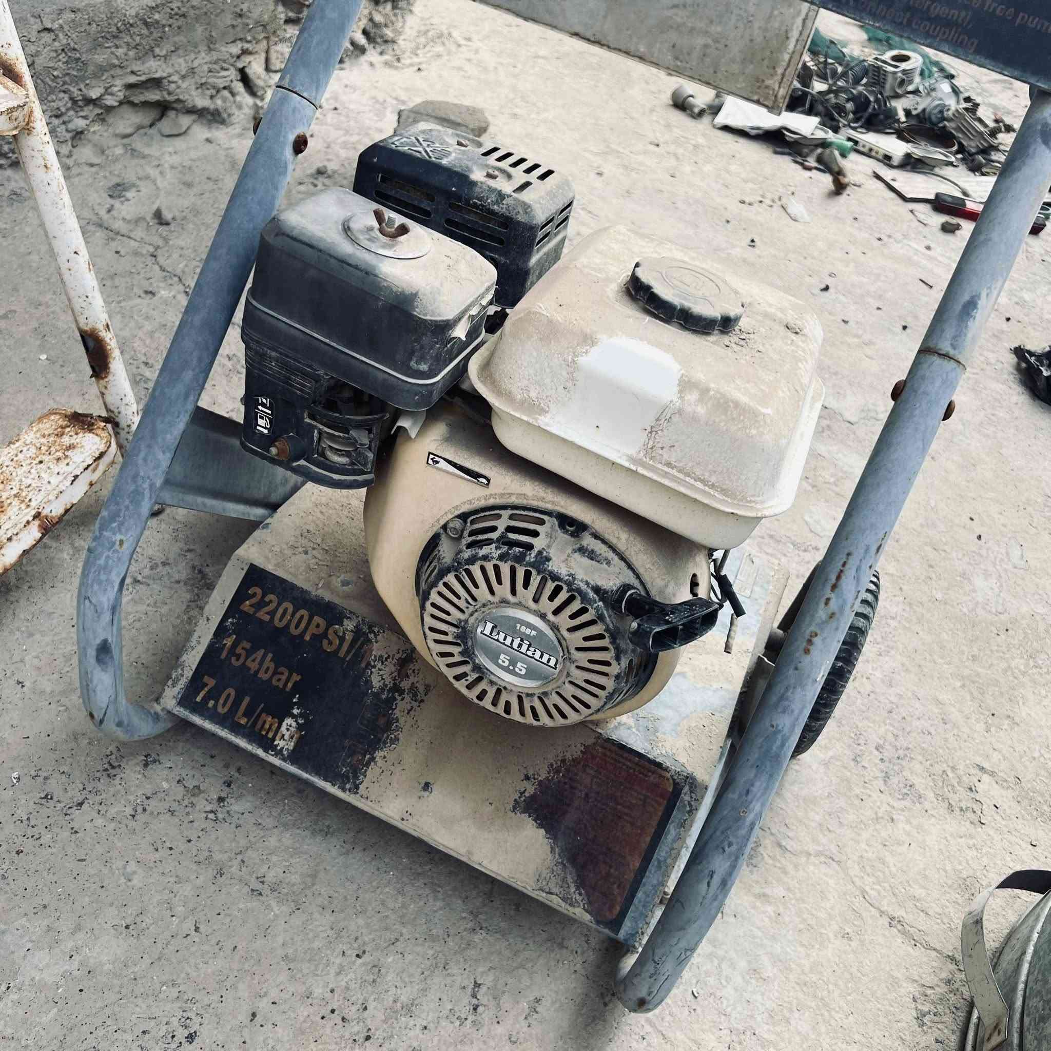 سلام عليكم ماطورات مالغسل متروكات بس شغالات قيم وخذ ثنينهن مكاني كوت داموك ***********
