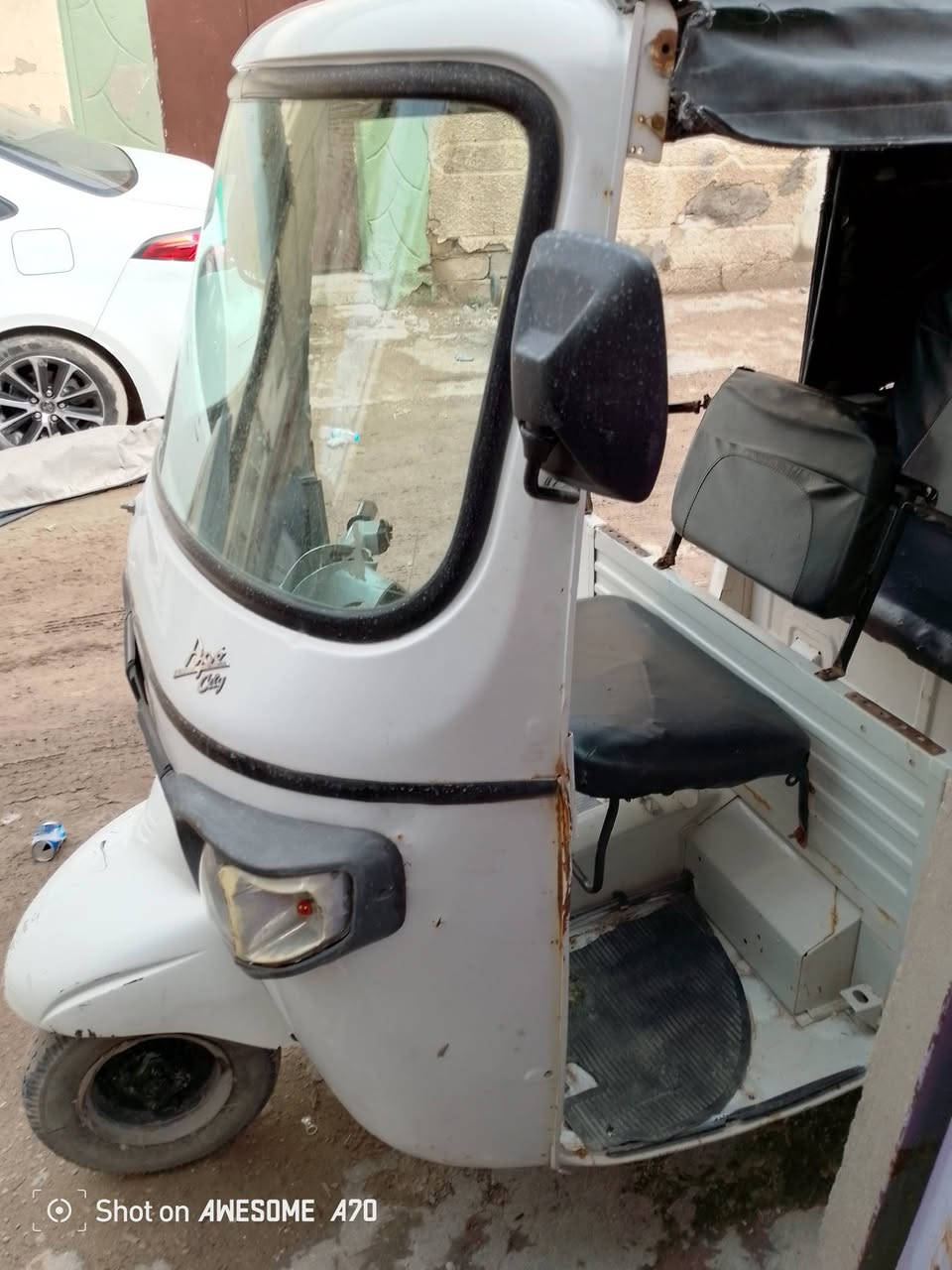 سلام عليكم تكتك بيجايو شغالة كهربائيات كاملة السعر مليونين وبيه مجال للشراي مكاني بغداد الشعلة وهاذا رقمي ***********
