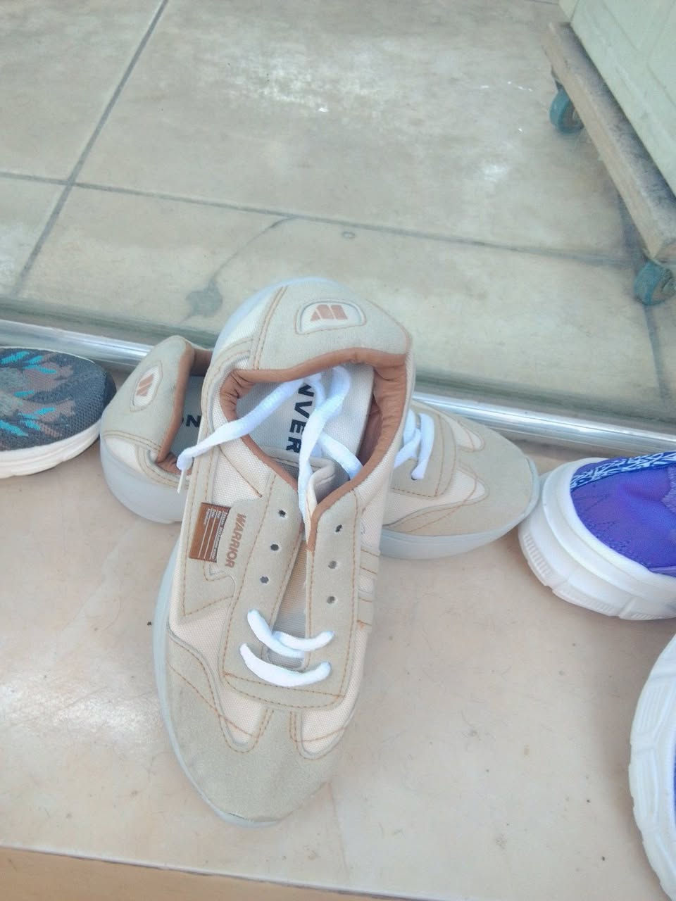 حذاء رياضي  Adidas مطاطي مانع للانزلاق وزن صفر مناسب للجري والتمارين الحجز والاستفسار مراسله الصفحه
السعر 3500


**إذا كنت صاحب هذا الإعلان وتريد حذفه لأي سبب، رجاءا أرسل رسالة إلى الدعم الفني**