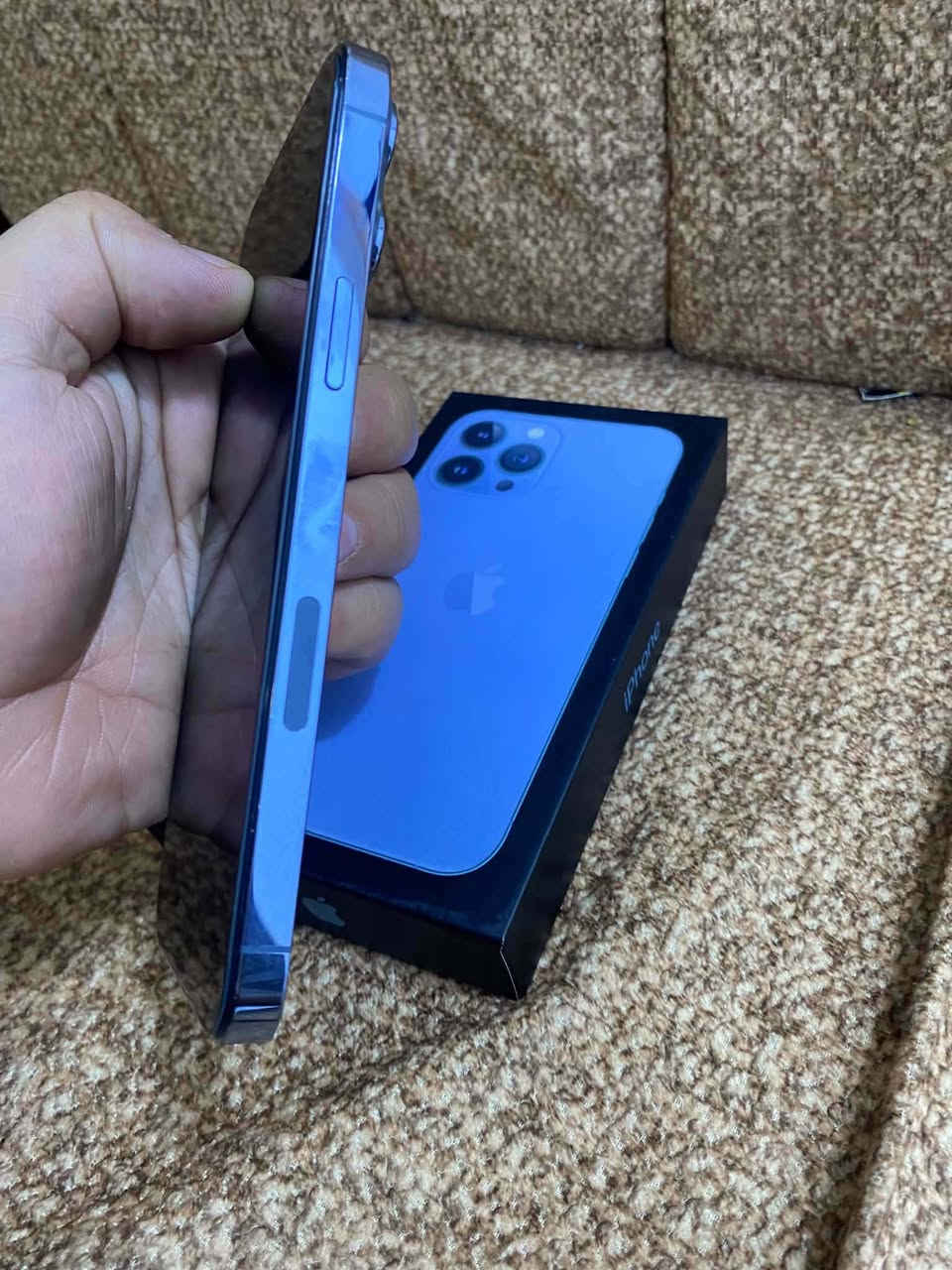 13 برو ماكس الذاكره 256 البطاريه 89  مستبدل شاشه اصليه فيس ايدي شغال جهاز وتر السعر 600 رقمي***********
