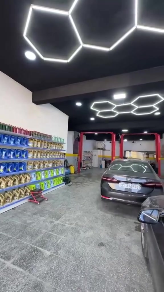 مركز متكامل مساحه ١٥٥ متر ارضيه كاشي جديد جكات عدد ٢ ام ٤ طن  فارت ٢ وحده ع وطنيه وحده ع مولد غراض دهن عدات تصليح جكات يدويه  كامله مكتب داخل الكراج . مخزن متواجد في السطح كبير ومع غرفه عمال صغيره  مكان دوره حي دجله  اجار مليون  سعر البيع شدتين ونص  شراي خاص


**إذا كنت صاحب هذا الإعلان وتريد حذفه لأي سبب، رجاءا أرسل رسالة إلى الدعم الفني**