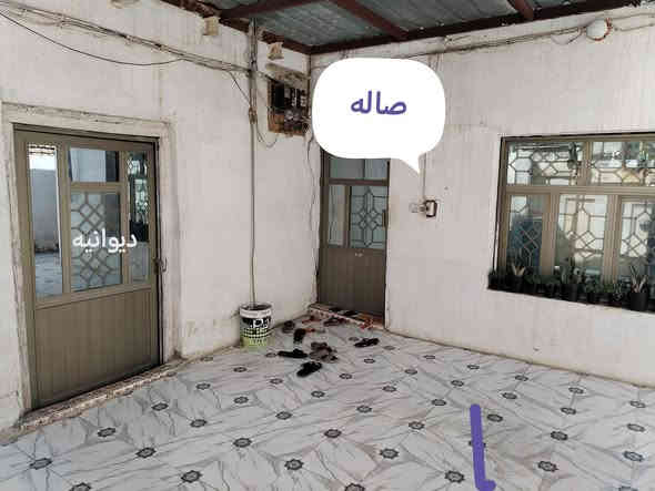 بيت للبيع  مساحه 200 متر المكان حي الامن الداخلي  قرب دائرت الكهرباءعلى السريع  البيت يتكون من  ديوانه وصاله استقبال وصاله ثانيه وغرفتين نوم ومطبخ وحمام داخلي صحيات خارجي ***********  الاستفسار رقم صاحب الدار بيت طابو
