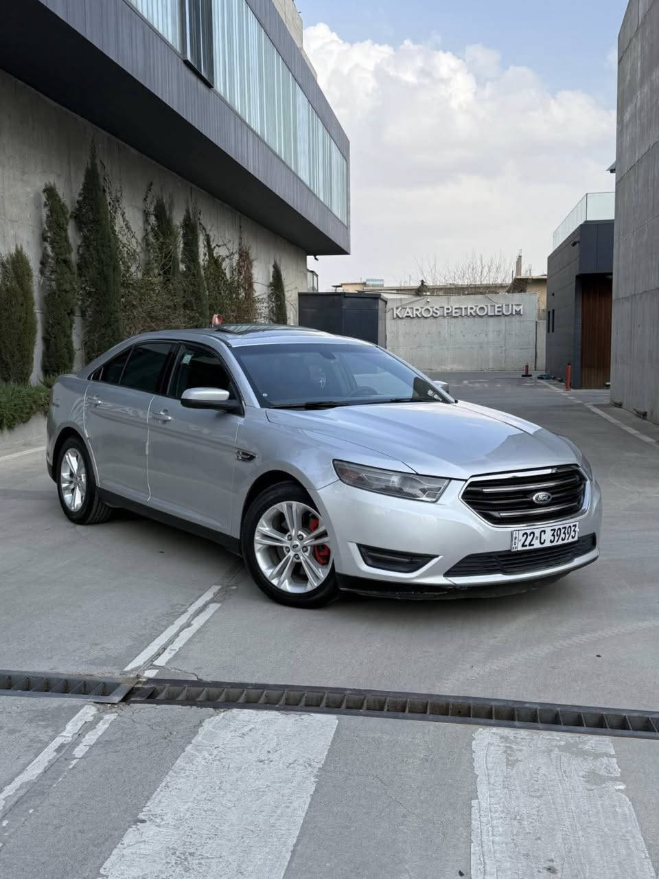Ford Taurus 2013
فورد توروس ٢٠١٣ Sel سفر شركه نيفا 

سەیارەکە ماشاءالله  زۆر جوانەو تازەیە سەنەوی تازەیە تا ٢٠٣٠ بە ناوی خاوەنەکەیەتی

بێ بۆیاخە سپێری شەریکەی دا نەگیراوە 

مەجالێکی کەم

نرخ: https://t.me/krd_c4rs/354

ژ.م خاوەنی: ***********

شوێن: سلێمانی
