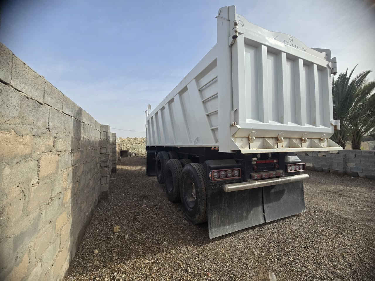 سلام عليكم للبيع مقطورة تخم تاير
حداد جديد بغداد تقاطع النهروان /***********/
شاصي /١٤/دناكير /١٦/حداد سيد حميد جرف النداف
اسعر اتصل علا رقم ماجاوب واتساب
