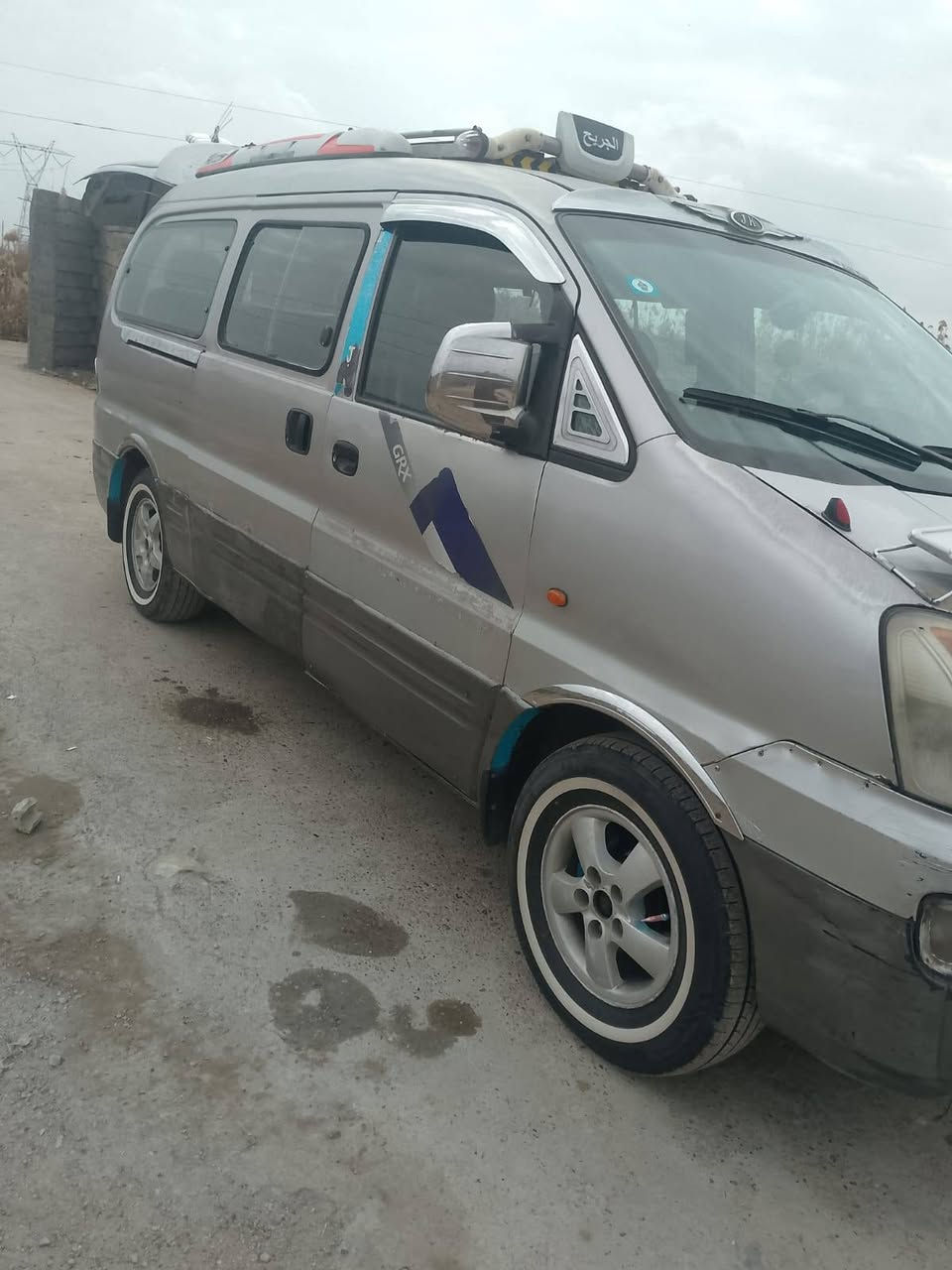 سلام عليكم ستاركس البيع موديل 2004سياره جاهزه من كلشي سياره نضيفه مكفوله كفاله عامه  كشر ومحرك وكسن وكير سياره مصفره غرامات سياره بسمي سنويه ال29 رقم انكليزي شرط تحويل ثاني يوم /مكان السيارة بغداد التاجي المشاهده رقم الهاتف أتصل وبيك خير ودلل /***********///***********/
